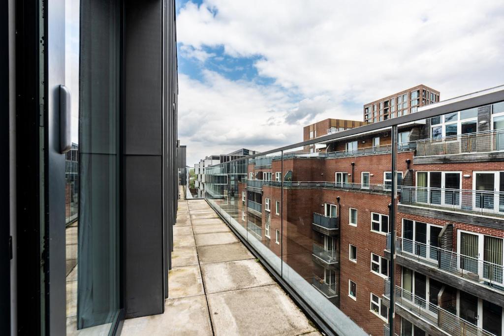 City Living Penthouse Apartment With Parking Манчестер Екстер'єр фото