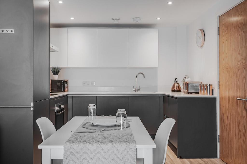 City Living Penthouse Apartment With Parking Манчестер Екстер'єр фото